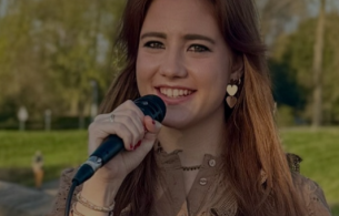 Foto van Sharon Hurkmans ceremoniezangeres Foto van Sharon Hurkmans ceremoniezangeres